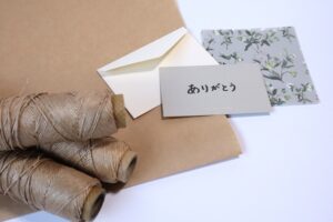 麻紐とメッセージの言葉を添えて