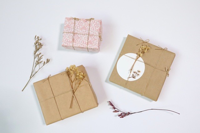 麻紐とドライフラワーのラッピング